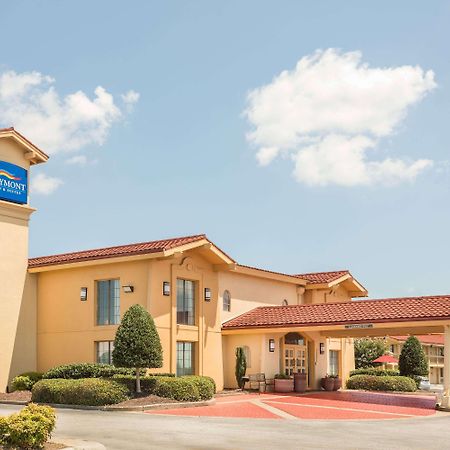 Baymont By Wyndham Greenville Woodruff Rd Екстер'єр фото