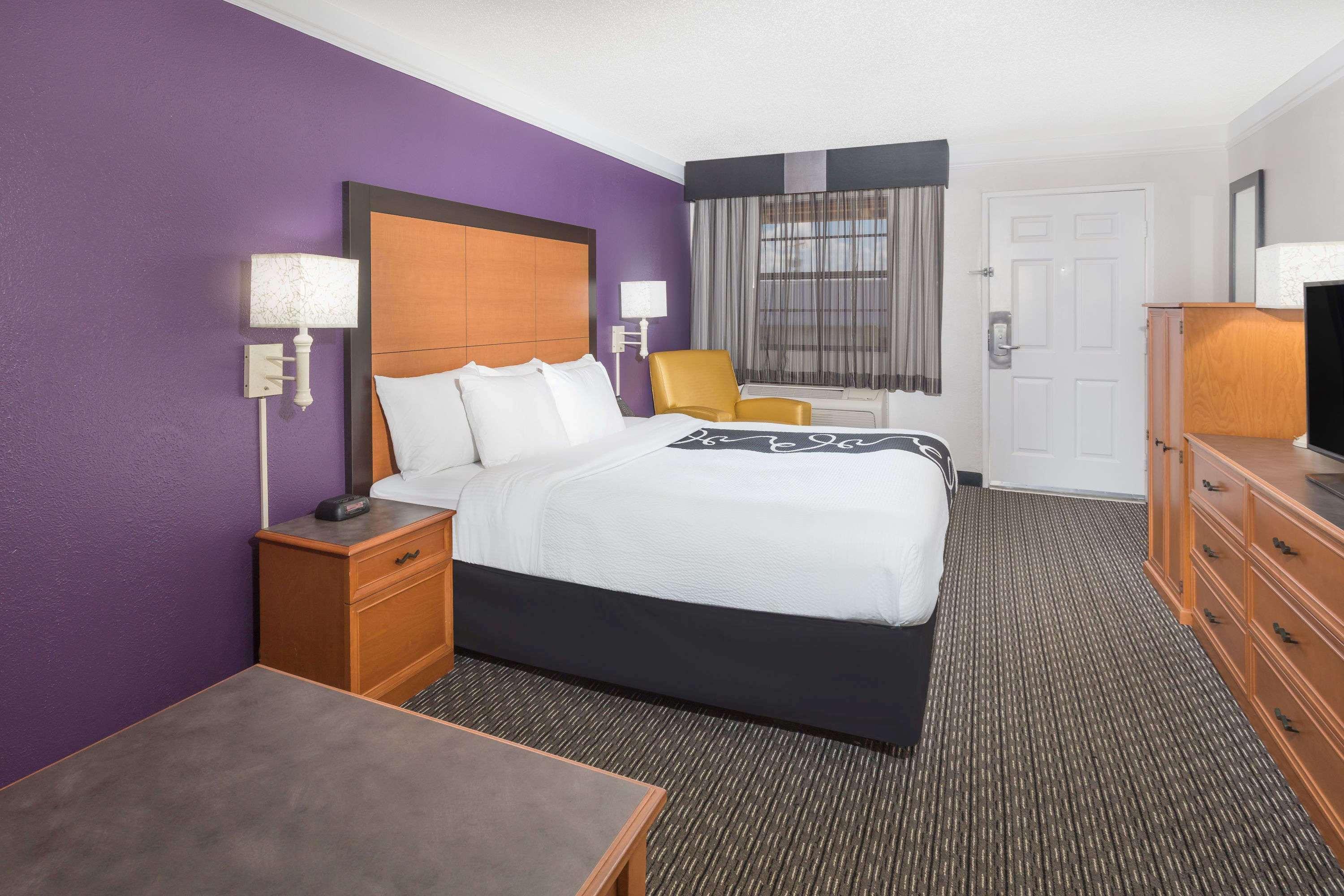 Baymont By Wyndham Greenville Woodruff Rd Екстер'єр фото