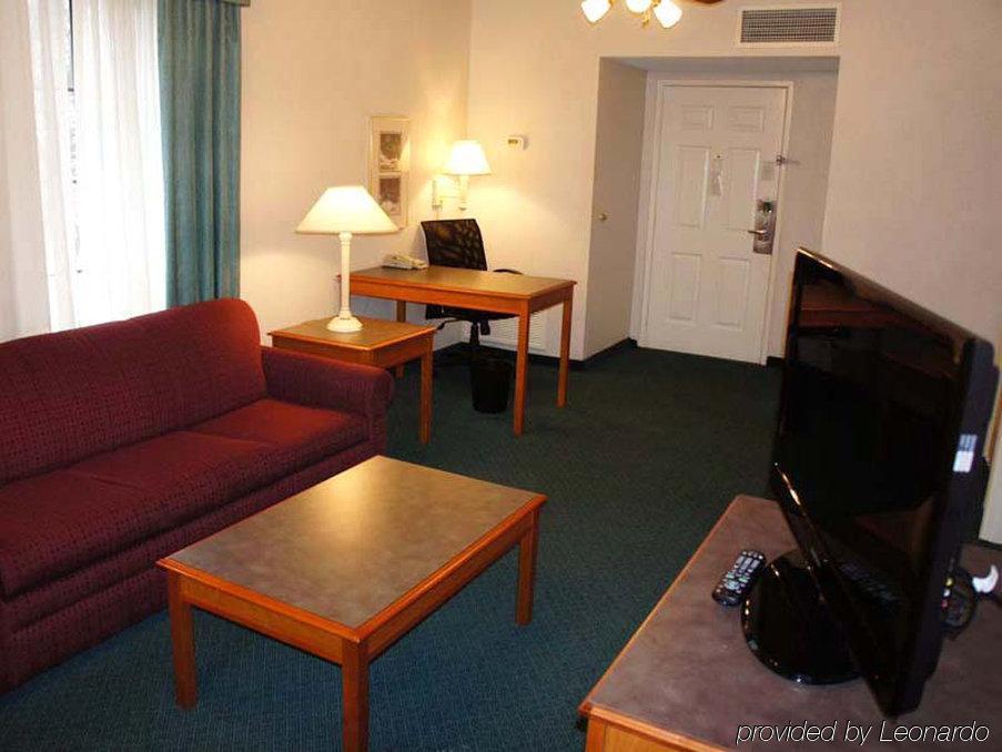 Baymont By Wyndham Greenville Woodruff Rd Екстер'єр фото