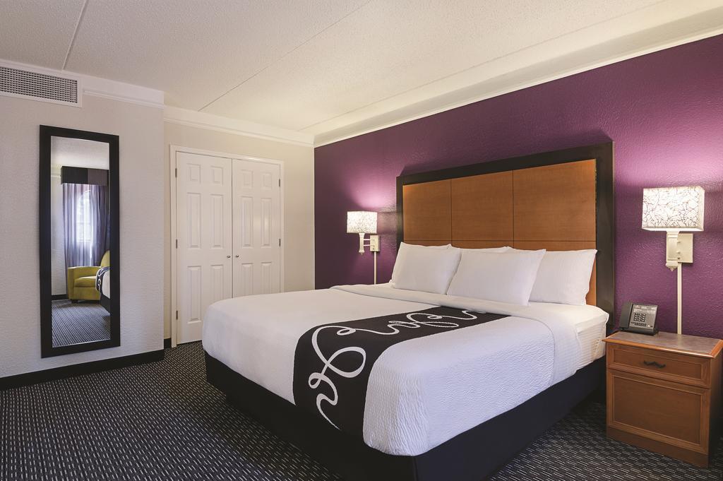 Baymont By Wyndham Greenville Woodruff Rd Екстер'єр фото