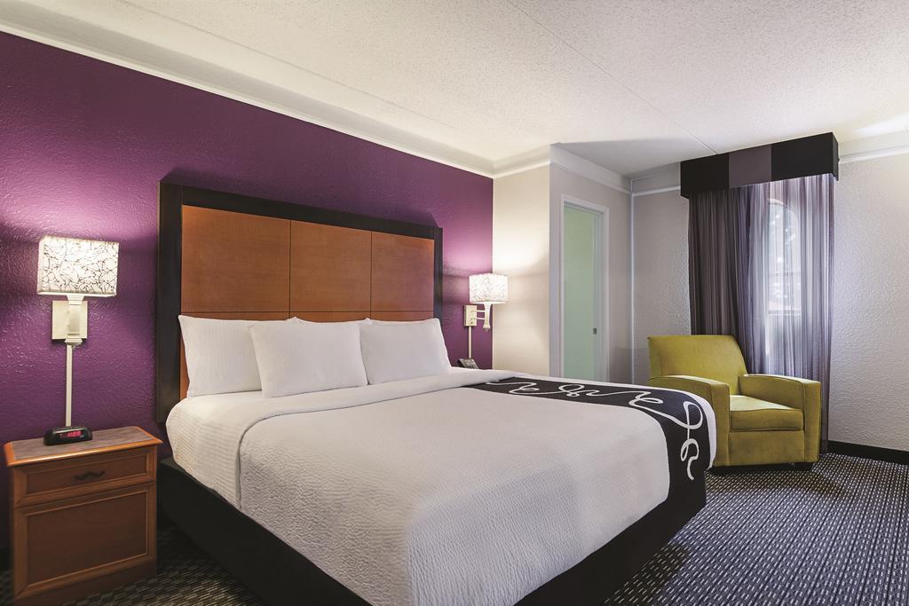 Baymont By Wyndham Greenville Woodruff Rd Екстер'єр фото