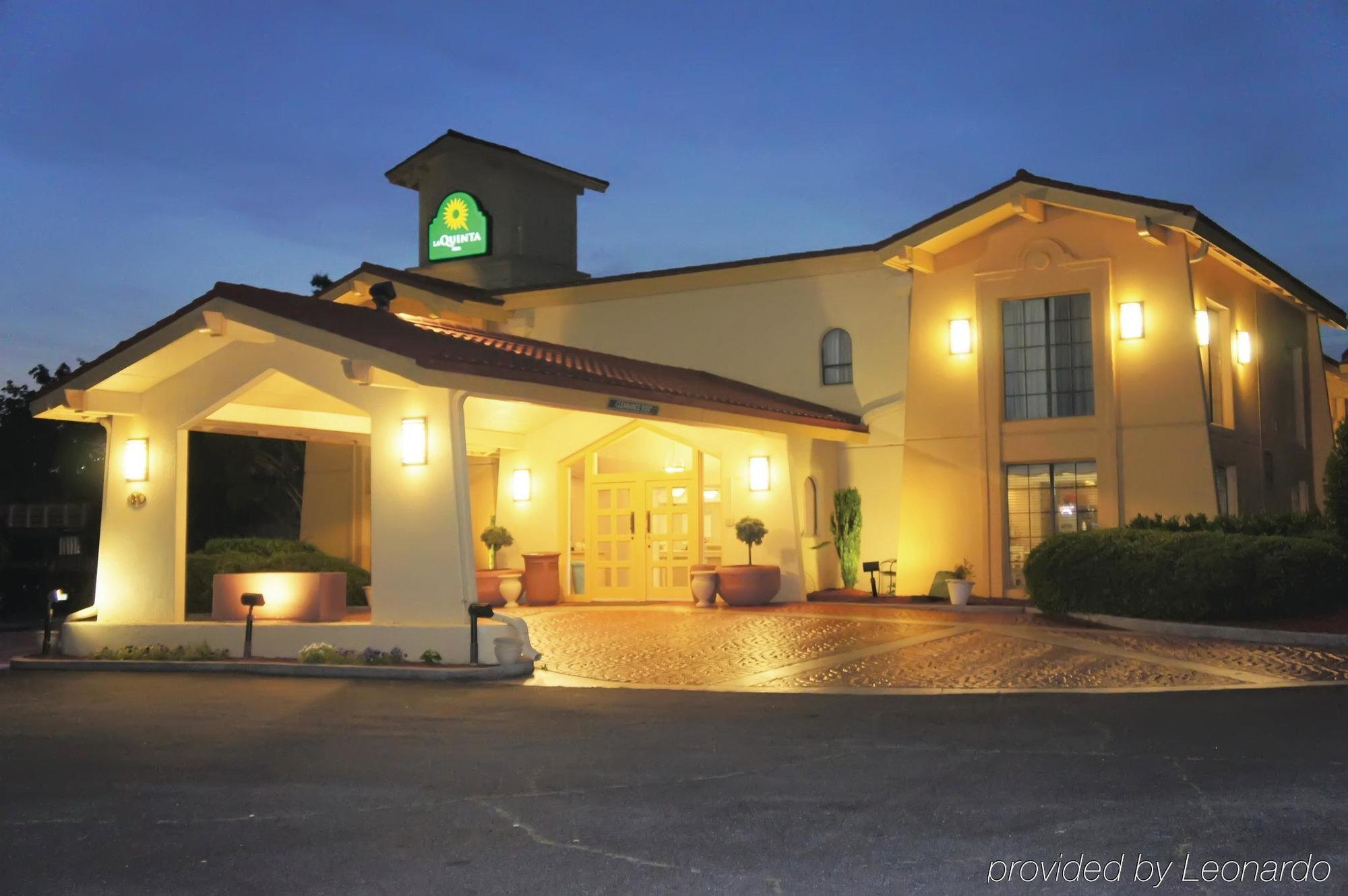 Baymont By Wyndham Greenville Woodruff Rd Екстер'єр фото